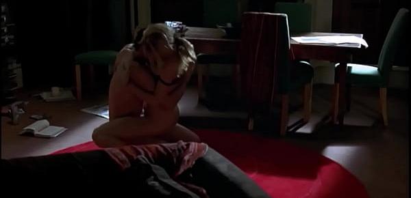  Heather Graham desnuda en Suavemente me mata (Killing Me Softly)